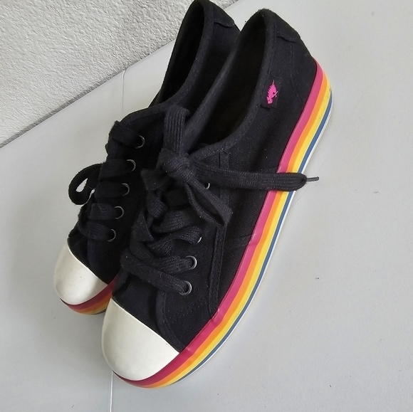 Lacoste women's rainbow sole sneakers in size 8.5, low platform lace up. Black - Picture 1 of 9
